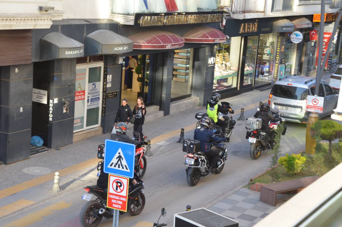 Bir an da ortaya çıktılar görenleri şaşırttılar