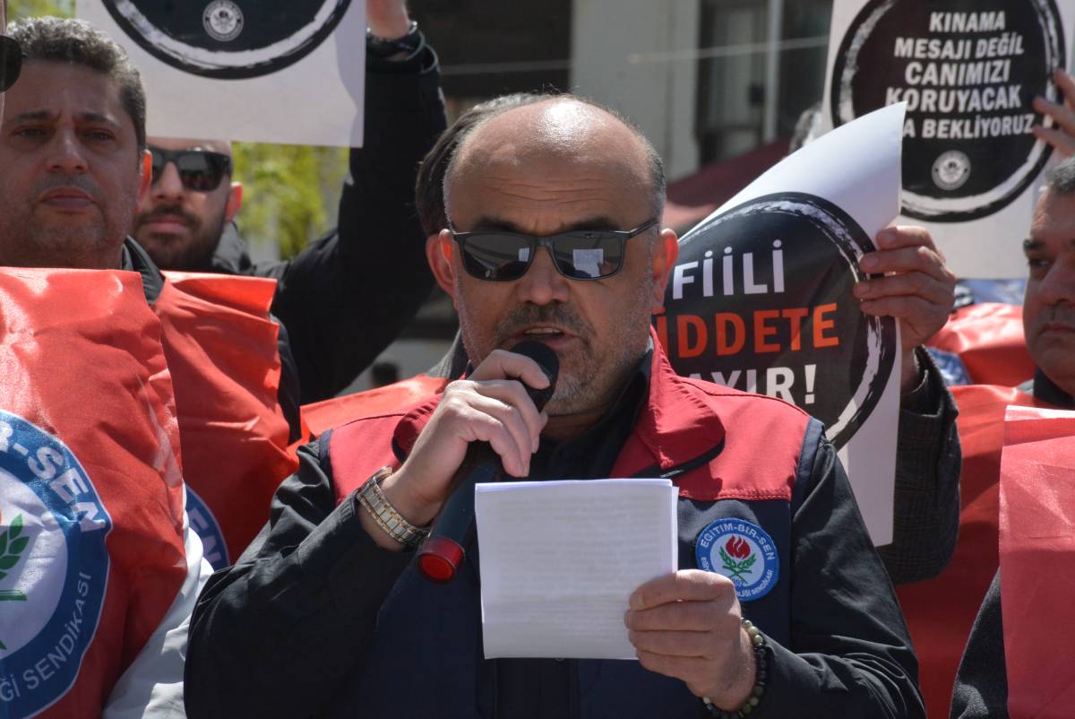 Memur-Sen ve Eğitim-Bir-Sen’den Sinop'ta iş bırakma eylemi