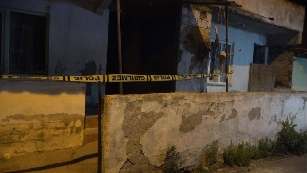 Çatıdan girip pompalıyla vurdu: 1 ölü