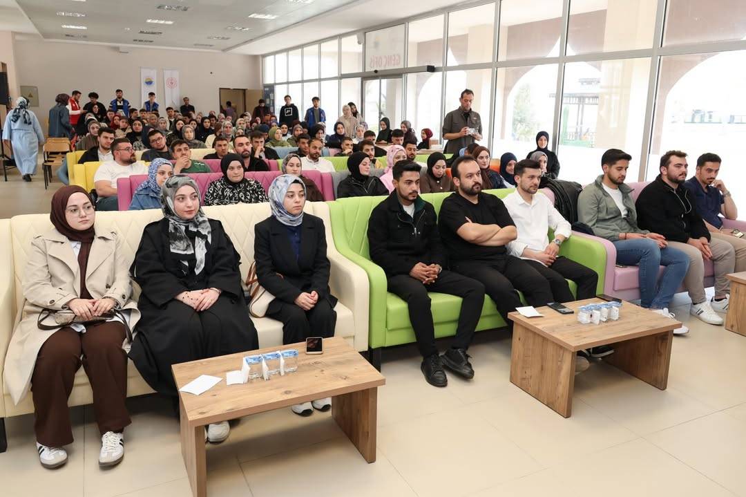 Mikrofon Gençlerde’nin 22’nci durağı İlahiyat Fakültesi oldu