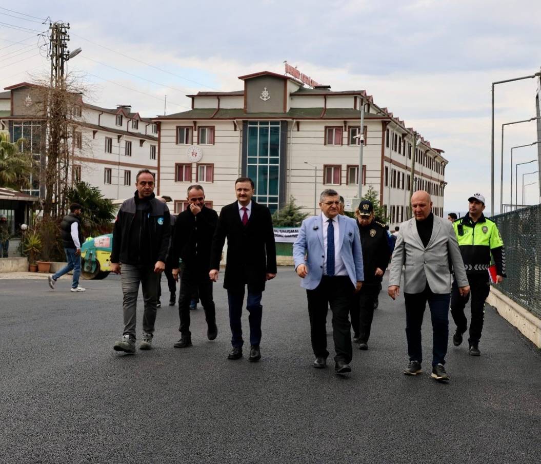 Vali Özarslan yerinde inceledi: Stat yolu milli maça hazır