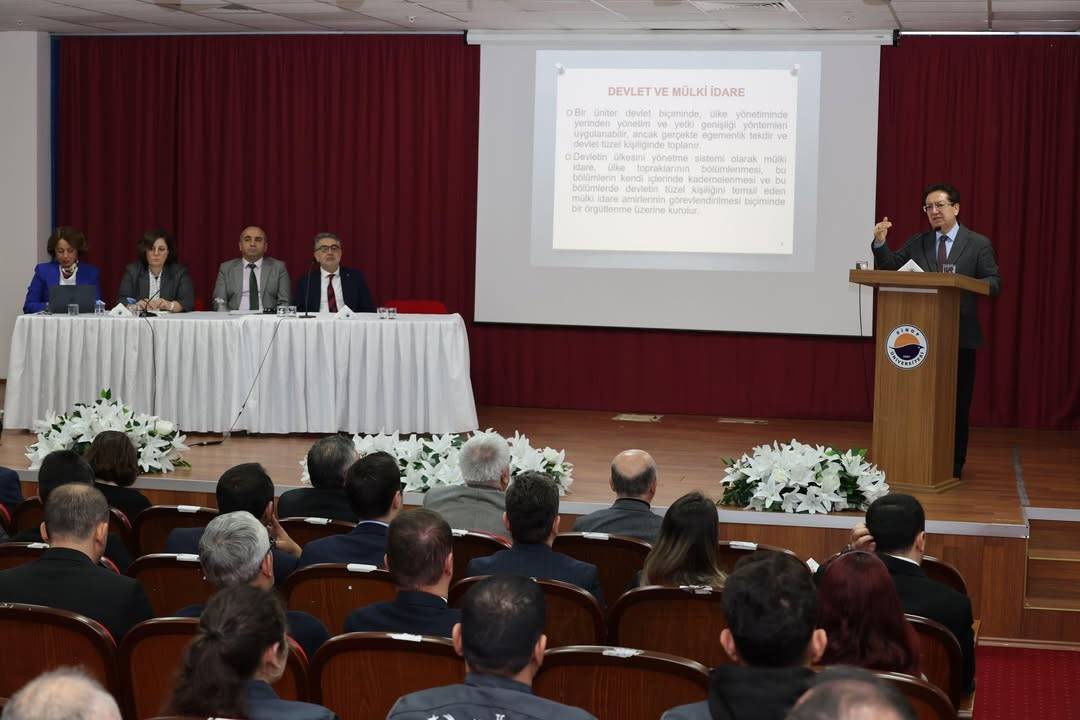 Sinop’ta “Kamu Yönetiminde Güncel Konular” paneli düzenlendi