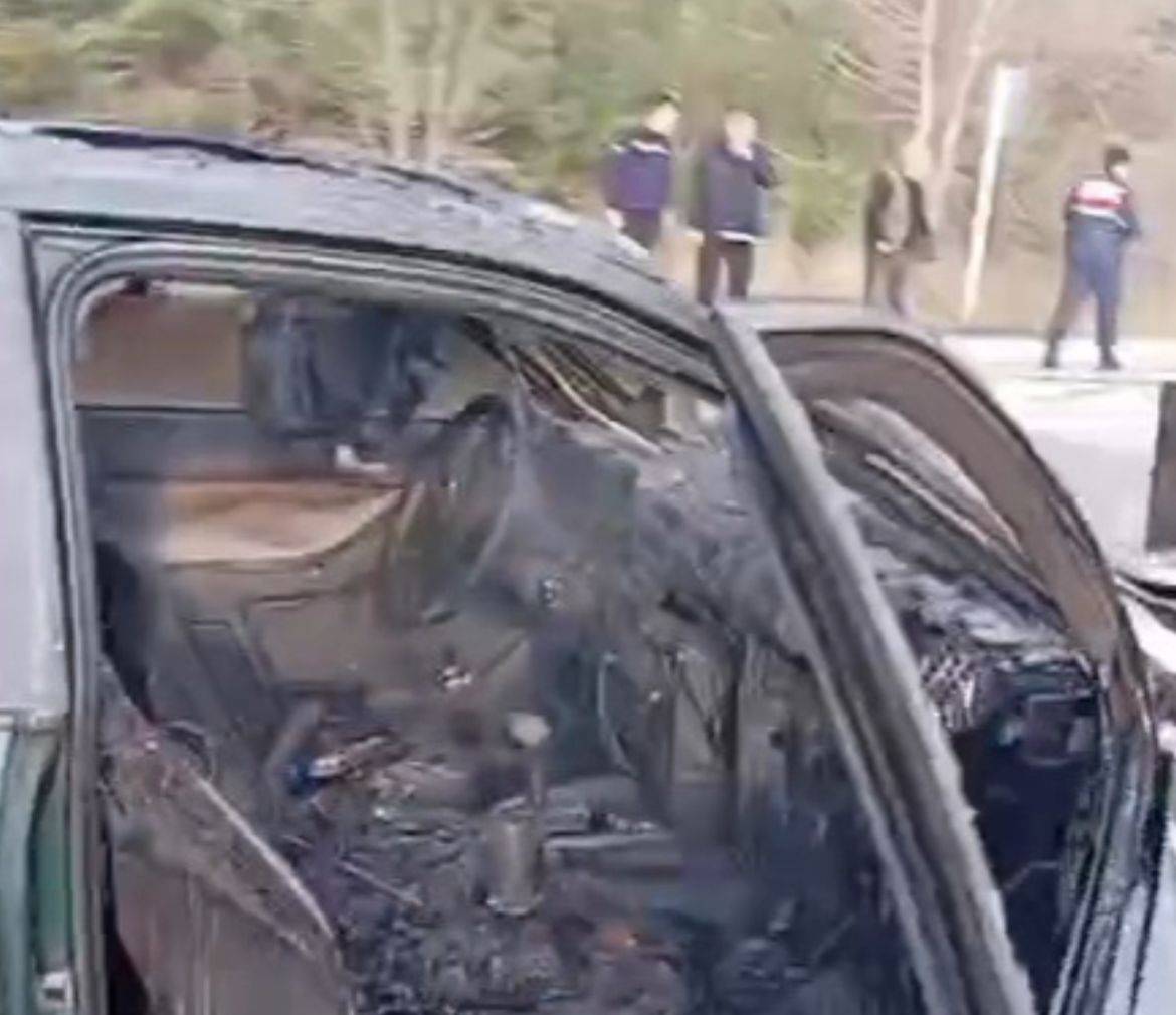 Kontrolden çıktı, direğe girdi: 1 hafif yaralı