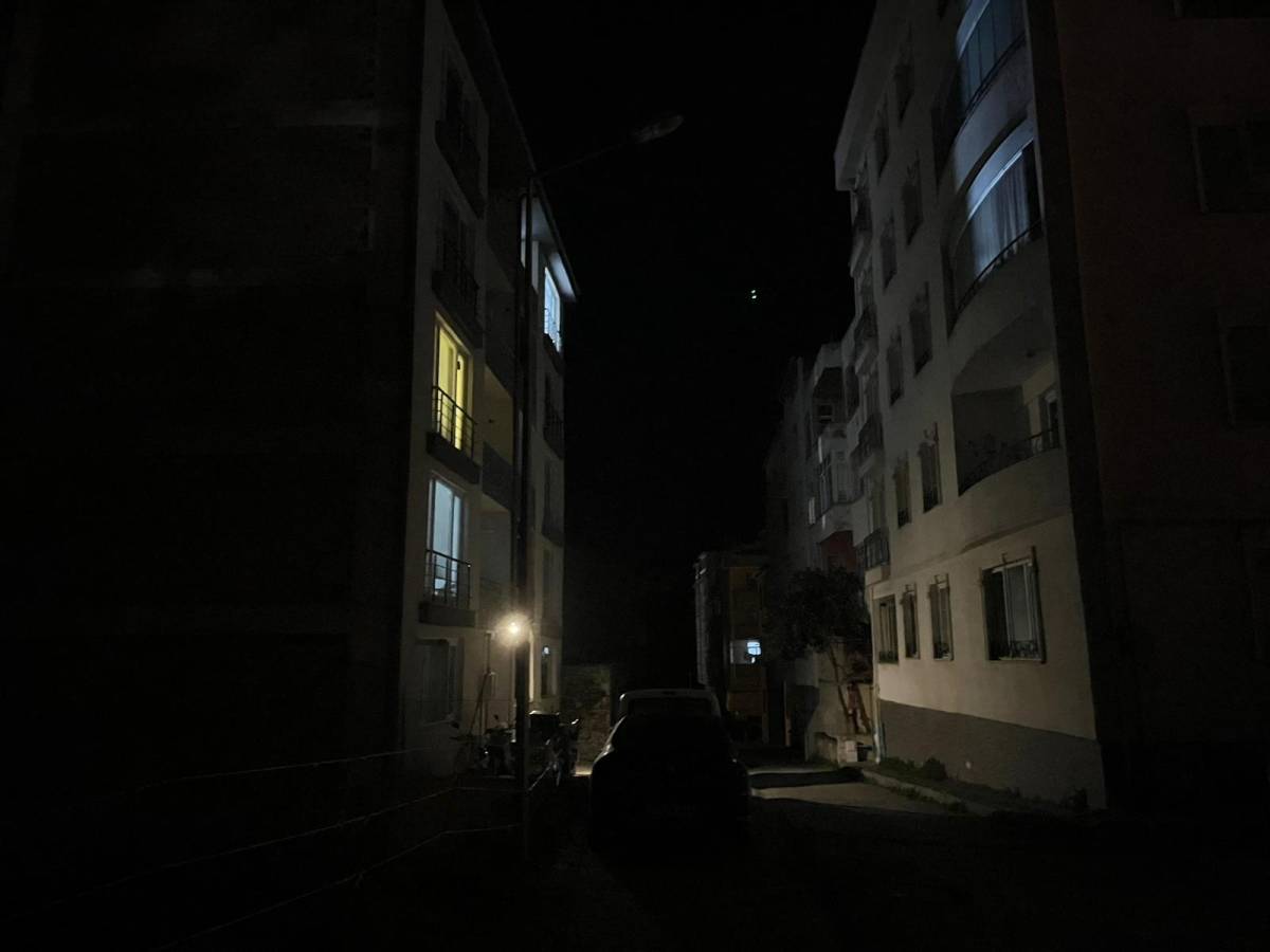 Sokak lambaları yanmadı, mahalleli mağdur oldu