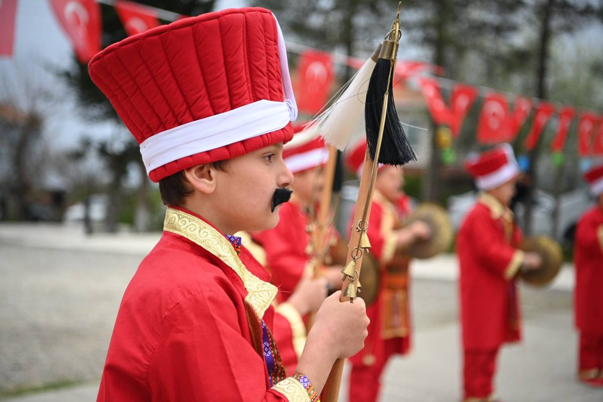 Sinop’ta 23 nisan coşkusu: Minik mehteranlar mest etti