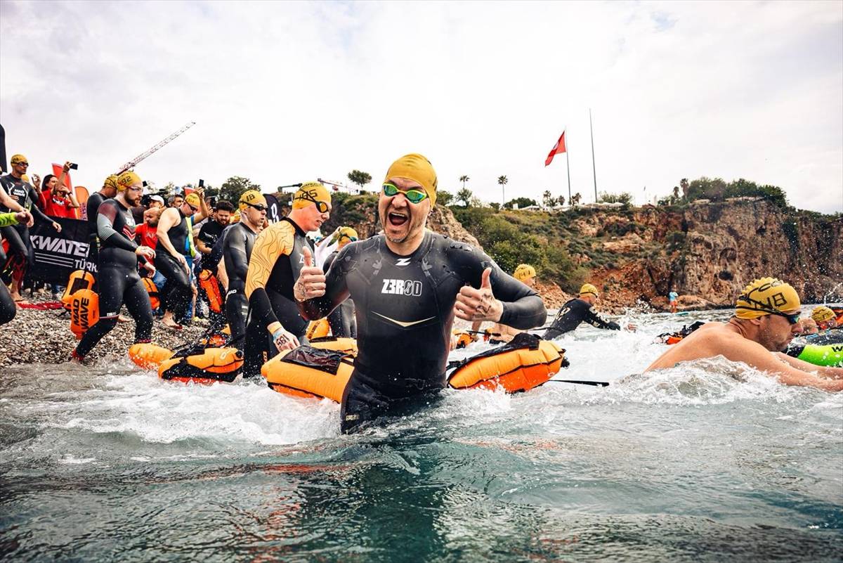 X-Waters yüzme yarışları Antalya'da yapıldı