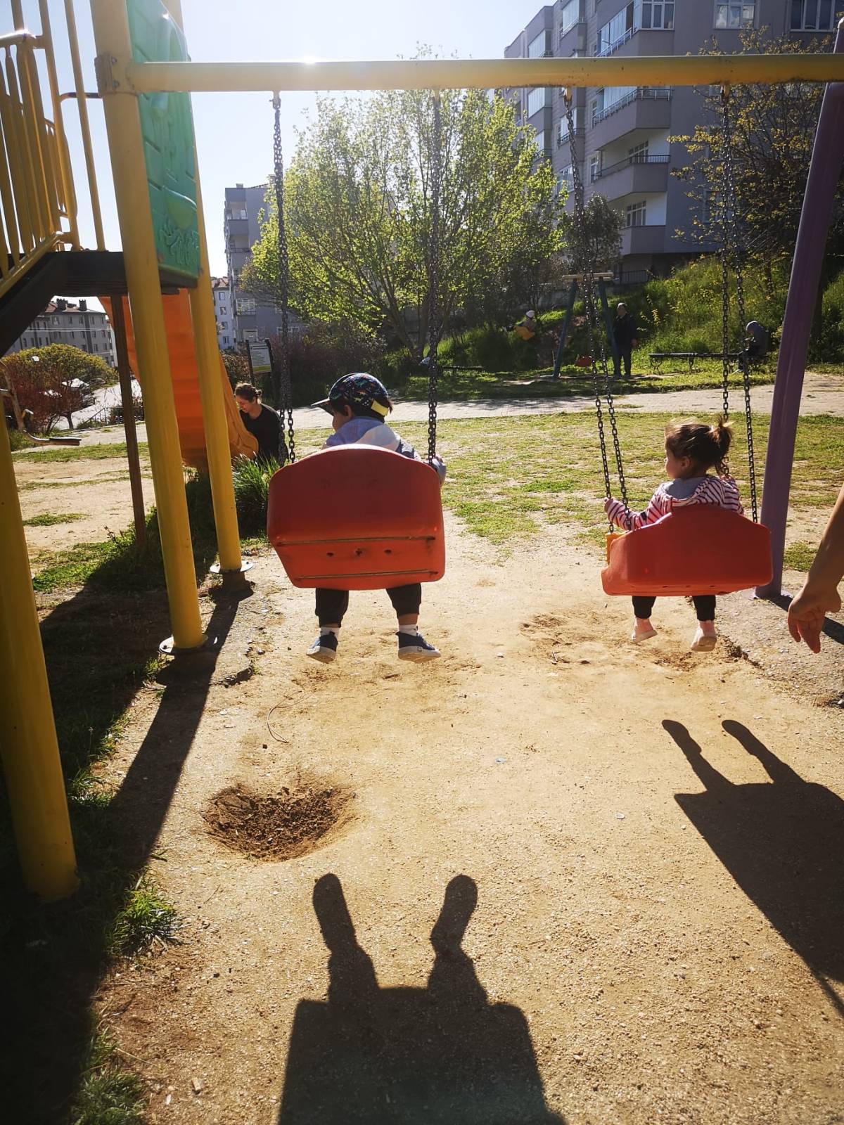 Bu haliyle ciddi sıkıntı: Bir çocuk yaralanmadan müdahale edin