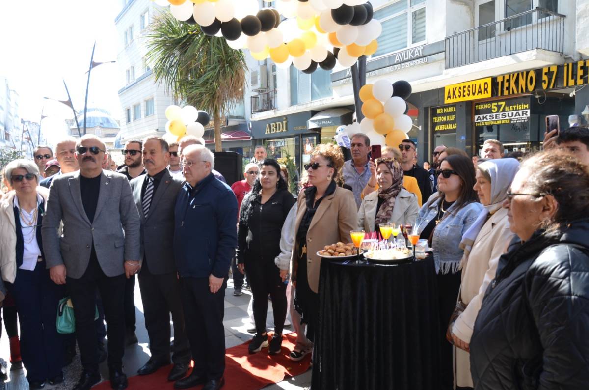 Sinop’ta teknolojiye yeni dokunuş! Premium Store Sinop’ta hizmete açıldı